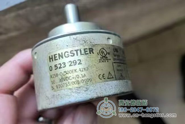 圖為一只使用過的亨士樂RI58系列增量編碼器照片 圖為一只使用過的亨士樂RI58系列增量編碼器照片