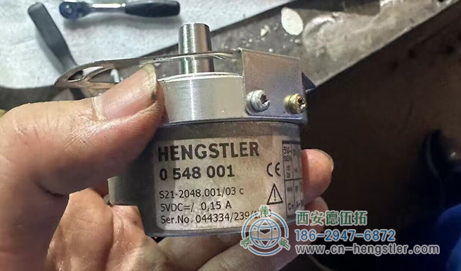 圖為紡織機(jī)械常用的一款亨士樂增量編碼器照片 圖為紡織機(jī)械常用的一款亨士樂增量編碼器照片